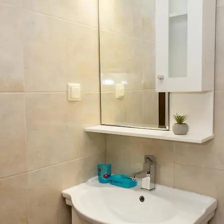 Апартаменти Sea View Escape 5br Luxury With Hot Tub & Free Parking *