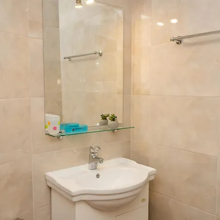 Апартаменти Sea View Escape 5br Luxury With Hot Tub & Free Parking
