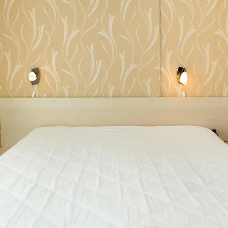 Sea View Escape 5br Luxury With Hot Tub & Free Parking Апартаменти Балчик