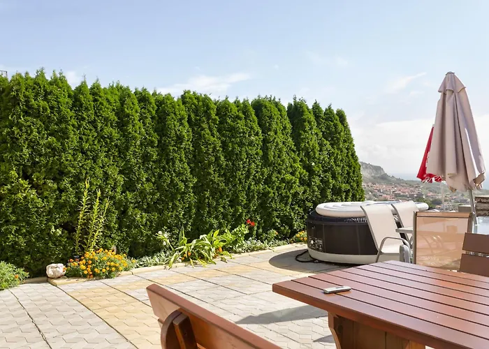 Appartamento Sea View Escape 5br Luxury With Hot Tub & Free Parking Balchik