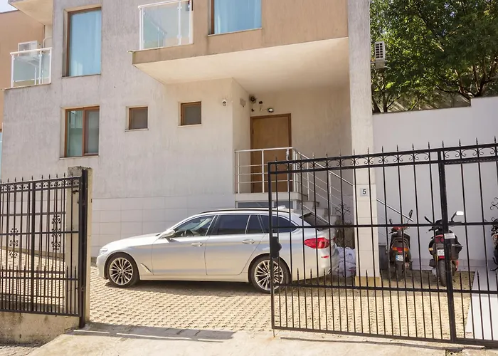 Sea View Escape 5br Luxury With Hot Tub & Free Parking Balchik