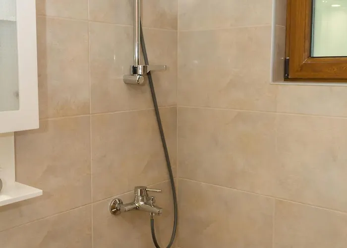 Sea View Escape 5br Luxury With Hot Tub & Free Parking * Balchik