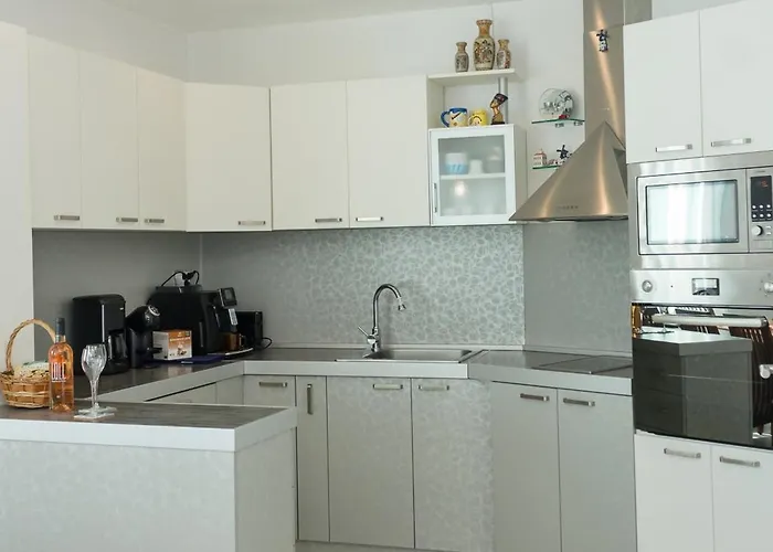 Sea View Escape 5br Luxury With Hot Tub & Free Parking * Balchik