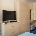 Sea View Escape 5br Luxury With Hot Tub & Free Parking Apartment