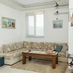 Sea View Escape 5br Luxury With Hot Tub & Free Parking Apartment