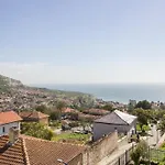 Apartment Sea View Escape 5br Luxury With Hot Tub & Free Parking