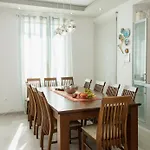 Sea View Escape 5br Luxury With Hot Tub & Free Parking Apartment