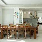 Sea View Escape 5br Luxury With Hot Tub & Free Parking