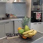 Sea View Escape 5br Luxury With Hot Tub & Free Parking