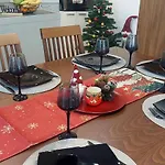 Sea View Escape 5br Luxury With Hot Tub & Free Parking Apartment