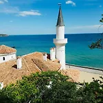 Sea View Escape 5br Luxury With Hot Tub & Free Parking Apartment