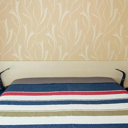 Apartment Sea View Escape 5br Luxury With Hot Tub & Free Parking *