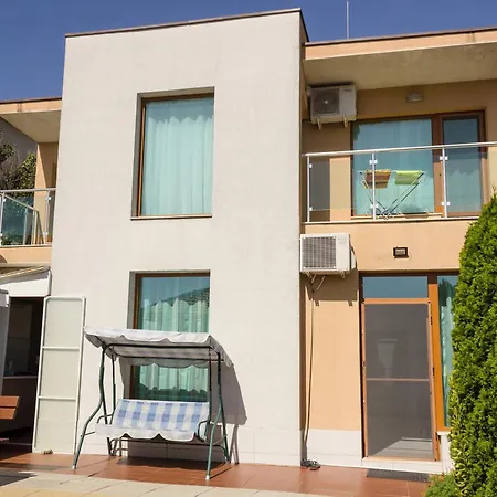 Sea View Escape 5br Luxury With Hot Tub & Free Parking Balchik