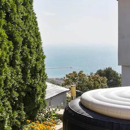 Sea View Escape 5br Luxury With Hot Tub & Free Parking
