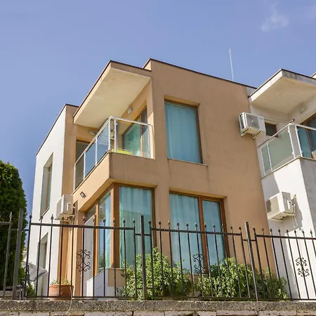Apartment Sea View Escape 5br Luxury With Hot Tub & Free Parking *