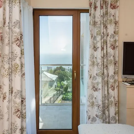 Sea View Escape 5br Luxury With Hot Tub & Free Parking * Balchik