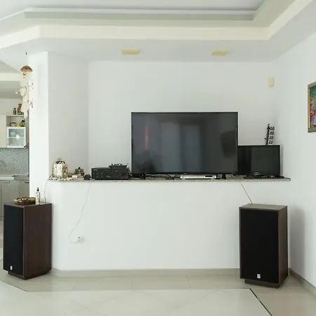 Sea View Escape 5br Luxury With Hot Tub & Free Parking Apartment