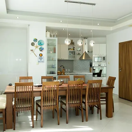 Apartment Sea View Escape 5br Luxury With Hot Tub & Free Parking