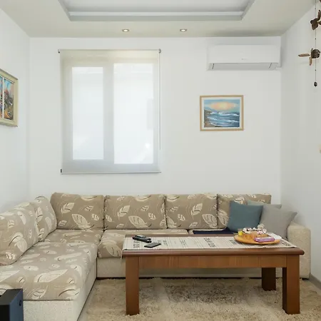 Sea View Escape 5br Luxury With Hot Tub & Free Parking Balchik
