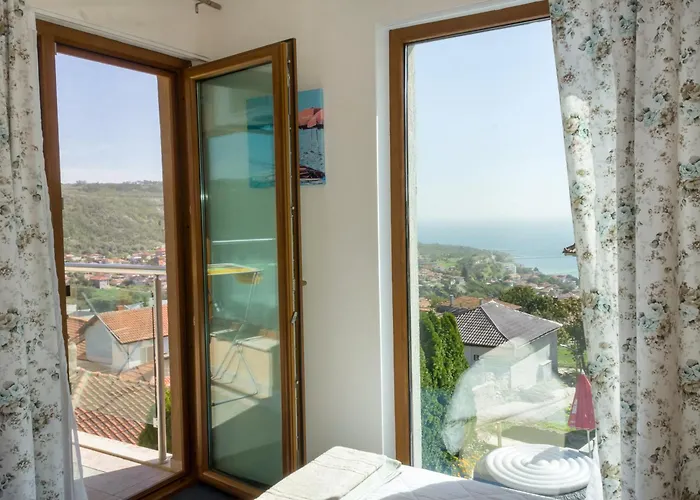 Sea View Escape 5br Luxury With Hot Tub & Free Parking Apartment *