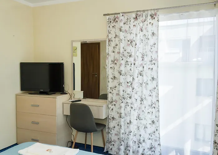 Sea View Escape 5br Luxury With Hot Tub & Free Parking Balchik