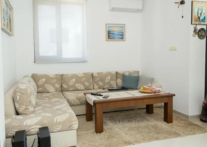 Sea View Escape 5br Luxury With Hot Tub & Free Parking Apartment