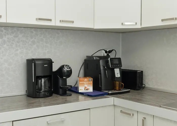 Sea View Escape 5br Luxury With Hot Tub & Free Parking