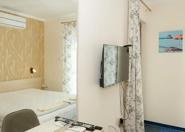 Sea View Escape 5br Luxury With Hot Tub & Free Parking Balchik