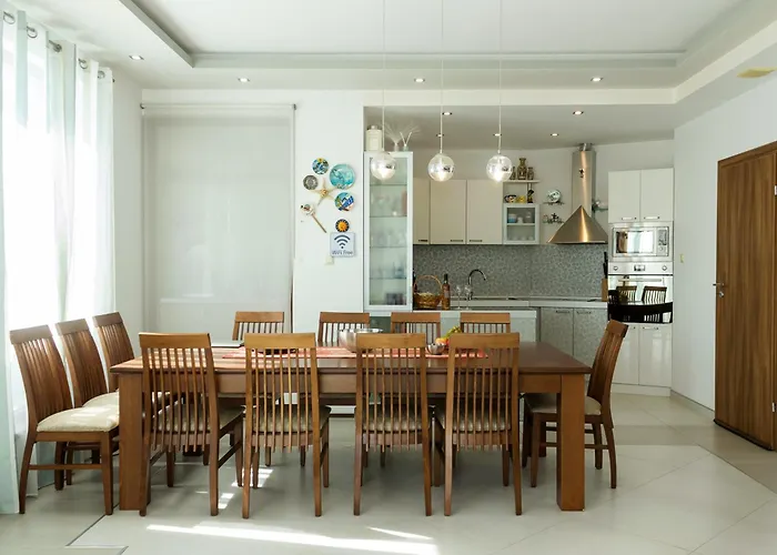 Sea View Escape 5br Luxury With Hot Tub & Free Parking