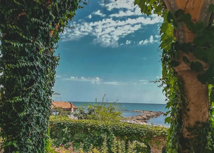 Sea View Escape 5br Luxury With Hot Tub & Free Parking